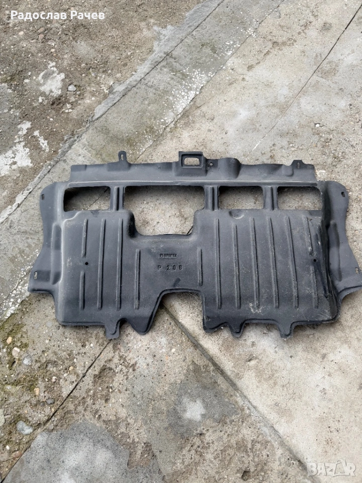 Кора под двигателя пежо 208, снимка 1