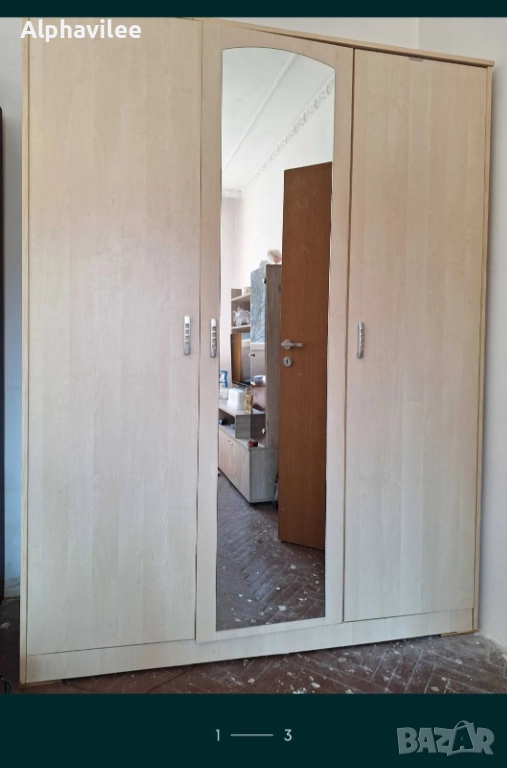 Триклилен гардероб с огледало!, снимка 1