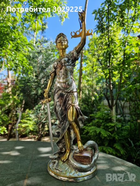 Статуя на Темида , снимка 1