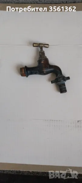 Стар бронзов кран за вода, снимка 1