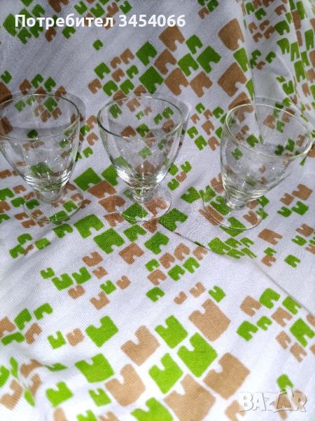 Три стъклени чашки за ракия. , снимка 1