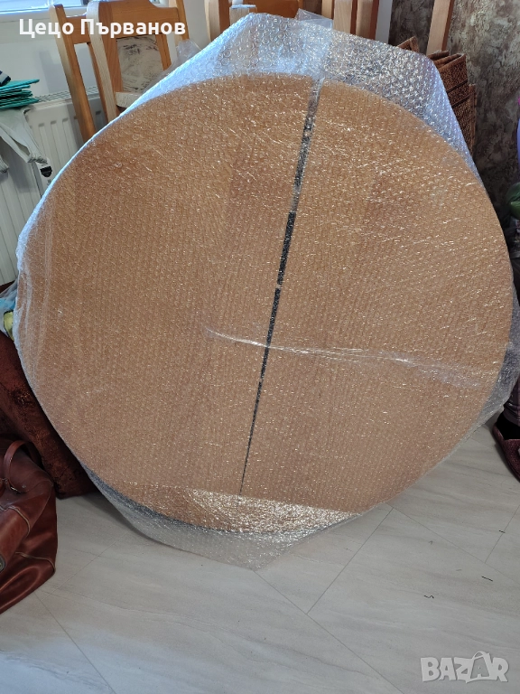 Продавам две кухненски маси, снимка 1