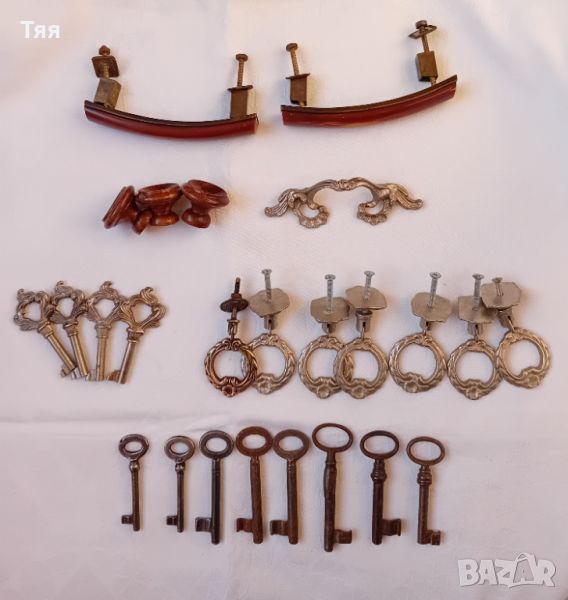 Стари дръжки за шкафове и ключове , снимка 1
