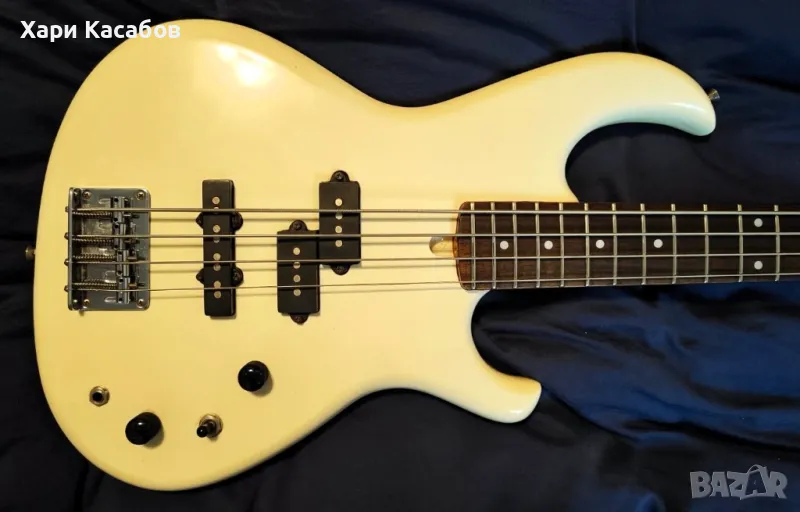 Бас китара Aria Cat bass II, снимка 1