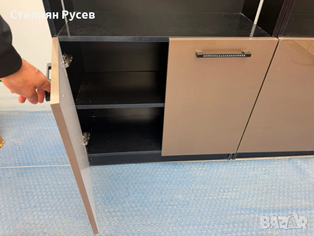 витрина  / секция / шкаф / шкафове за магазин / парфюмерия 0704     230 см са високи , 30 см са дълб, снимка 4 - Шкафове - 54124889