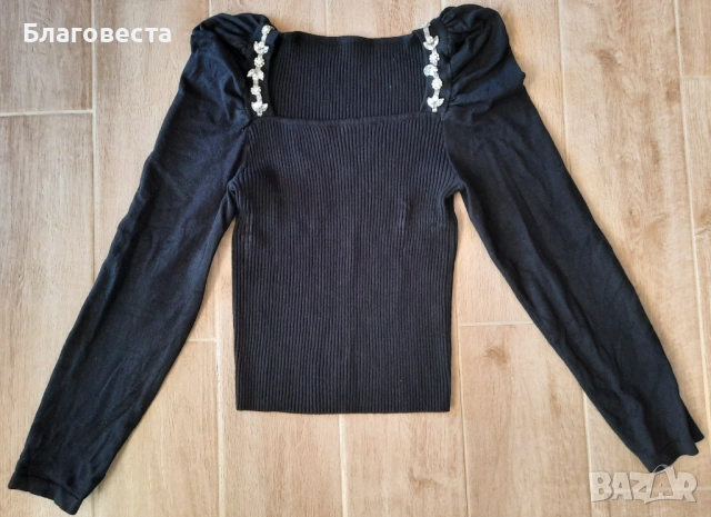 Блуза рипс с буфан ръкави и камъни 