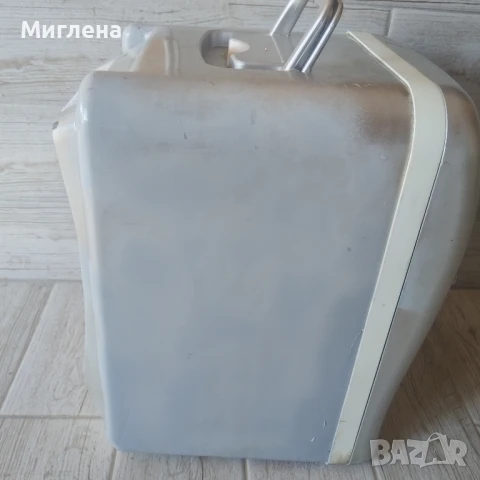 Мини хладилник на 12 и 220 волта, снимка 4 - Хладилни чанти - 50971124