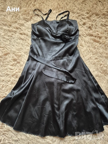 Малка черна рокля