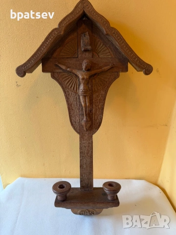 старо дървено разпятие