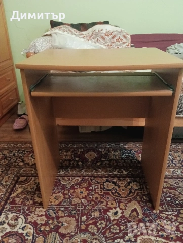 Продавам малко бюро за компютър., снимка 2 - Бюра - 54028359