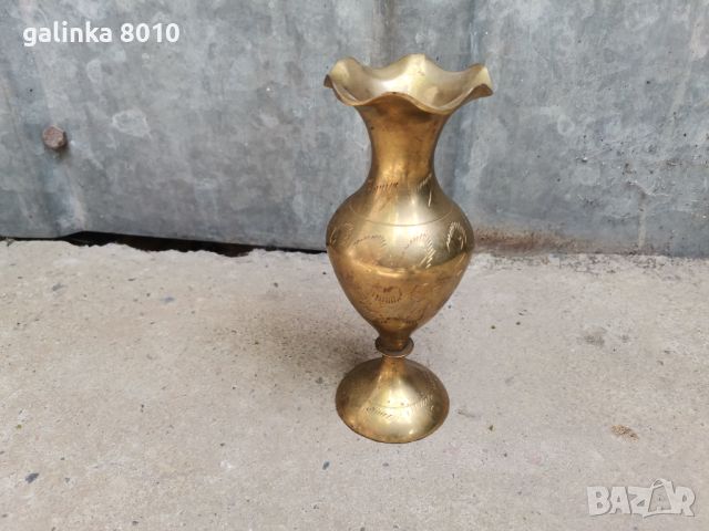Стара бронзова вазичка, снимка 1 - Антикварни и старинни предмети - 46032368