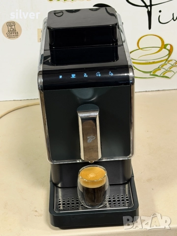 Кафемашина кафе автомат TCHİBO с гаранция, снимка 2 - Кафемашини - 52942512