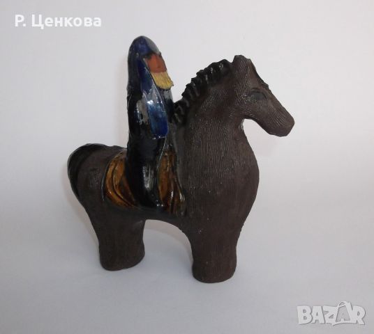 Керамична фигура Викинг на кон, шведска керамика, маркирана за произход, снимка 16 - Статуетки - 45784221