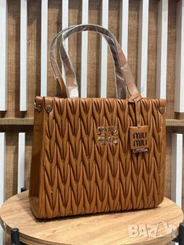 чанти Miu Miu , снимка 3 - Чанти - 50684821