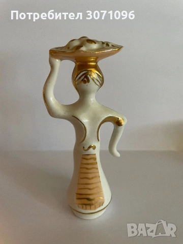 Порцеланова фигурка