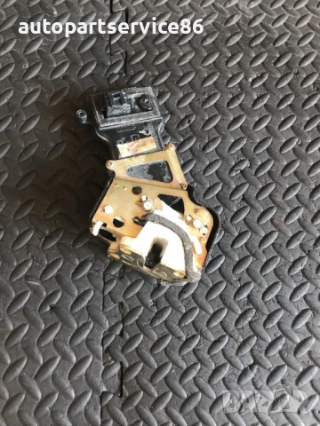 Заключващ механизъм за задна дясна врата RHD за Mazda 6 (2002-2007)