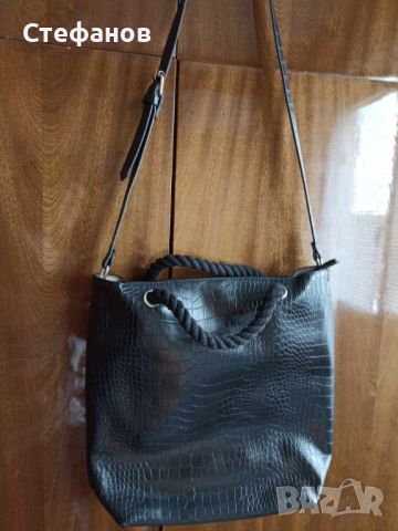 Два броя използвани дамски чанти.Голям размер ,черни, снимка 8 - Чанти - 45399186