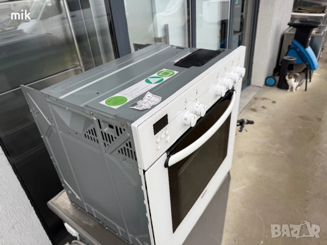 Бяла фурна за вграждане с плот Bosch Като нова, снимка 6 - Печки, фурни - 53426582