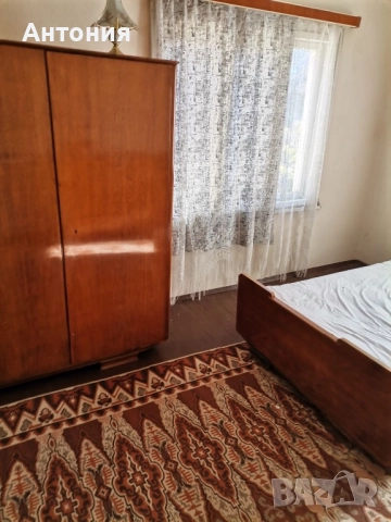 Двуетажна къща с гараж, снимка 13 - Къщи - 52228862