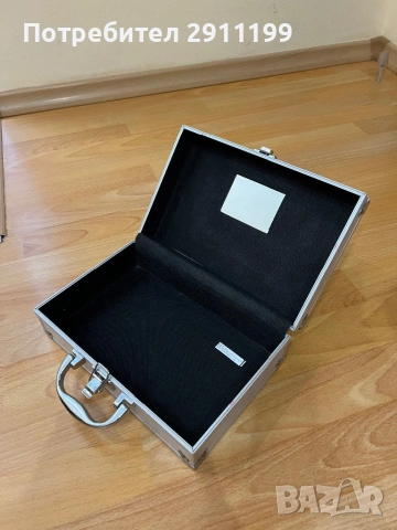 Малък алуминиев куфар, снимка 6 - Куфари с инструменти - 54233977