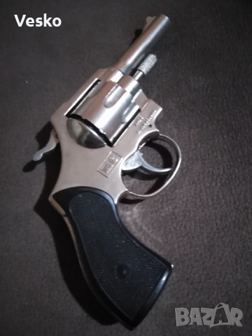 Стартов револвер, снимка 2 - Газово оръжие - 52689996