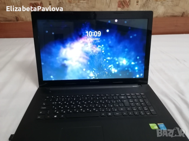 Леново Лаптоп 4 ядрен 17 инча