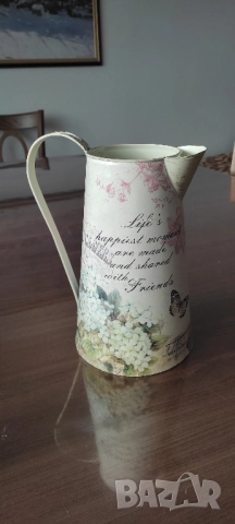 Метална кана* Ваза* Винтидж излъчване* 