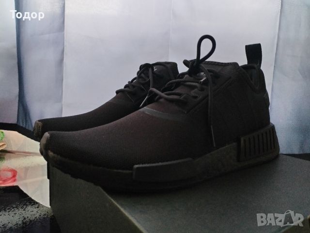 Adidas NMD R1 43 1/3 номер 27.5см., снимка 5 - Маратонки - 46186561