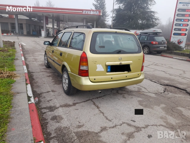 Опел Астра 1,6MI Автомат, снимка 4 - Автомобили и джипове - 53610884