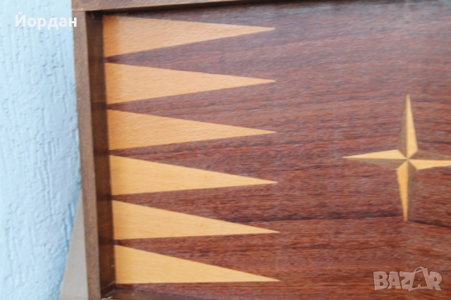 Стара кутия за ''Шах и Табла'', снимка 14 - Други ценни предмети - 51824994