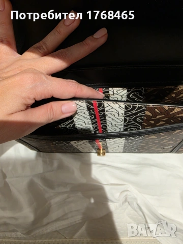 Кожена чанта Burberry, снимка 2 - Чанти - 53797929