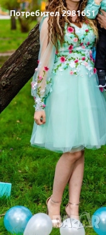 Уникална рокля с 3Д цветя, снимка 3 - Рокли - 52444041