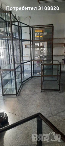 Търговско обурудване алуминиеви стелажи и витрини (изложбени маси), снимка 1