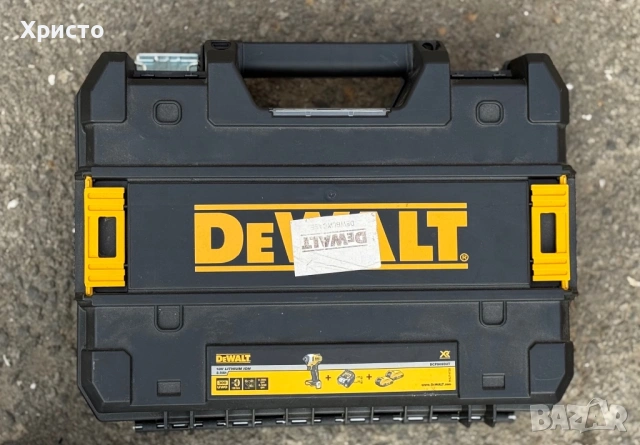 Професионален ударен винтоверт DeWALT DCF887 18V XR Brushless,205Nm + 4Ah батерия + зарядно + куфар , снимка 4 - Винтоверти - 53642076