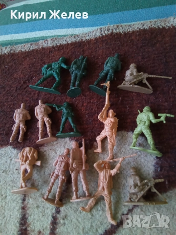 Войници пластмасови 12 броя 51727, снимка 5 - Колекции - 52105510