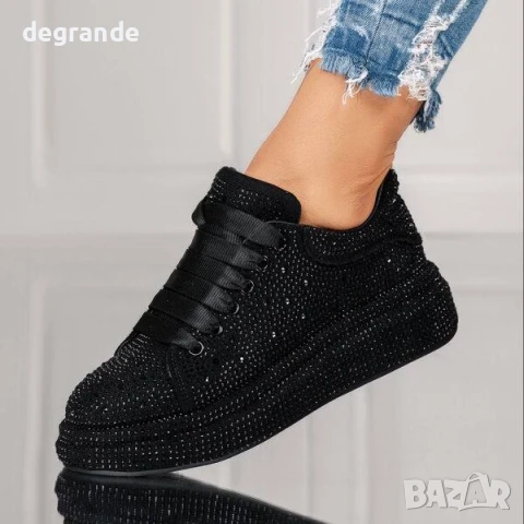 Ефектни Дамски маратонки с камъчета