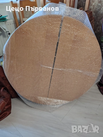 Продавам две кухненски маси