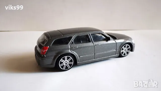 2006 Dodge Magnum RT Bburago - Мащаб 1:43, снимка 4 - Колекции - 49256613