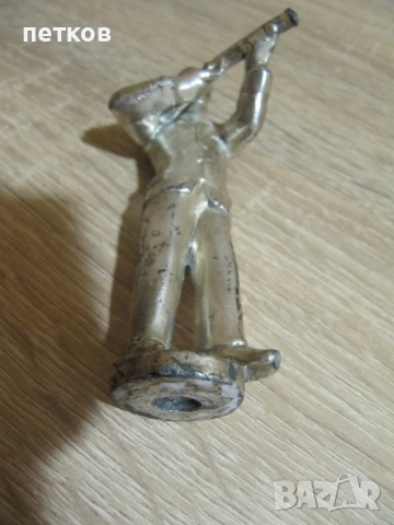 Метална сувенирна фигурка на ловец, снимка 8 - Други ценни предмети - 54239720