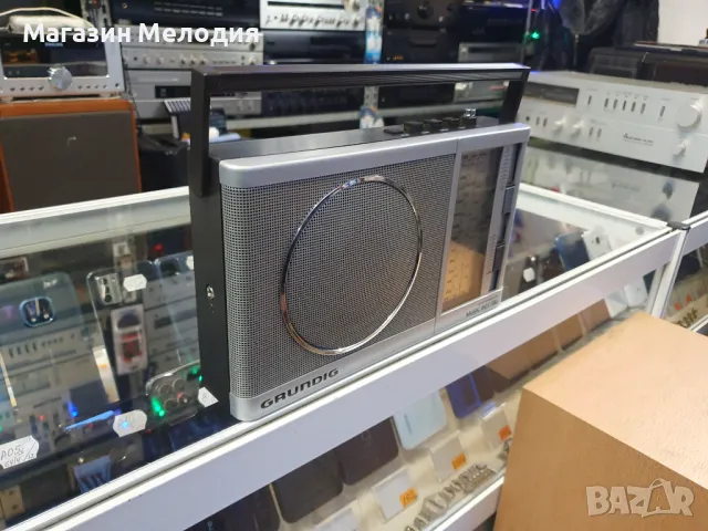 Радио Grundig Music Boy 160 В перфектно техническо и много добро визуално състояние., снимка 5 - Радиокасетофони, транзистори - 48102412