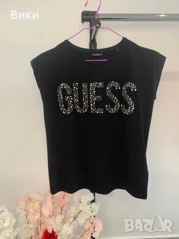 Тениска Guess 16г, но е подходяща и за S, снимка 3 - Тениски - 50738967