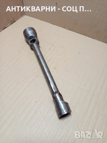 Стар Голям Ключ За Джанти Машини Техника 1.400кг. 38мм., снимка 4 - Антикварни и старинни предмети - 51644883