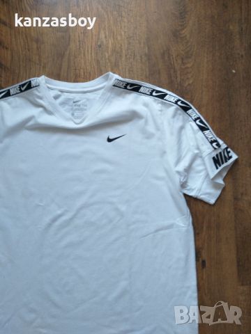 Nike Sportswear - страхотна мъжка тениска Л, снимка 4 - Тениски - 45270530