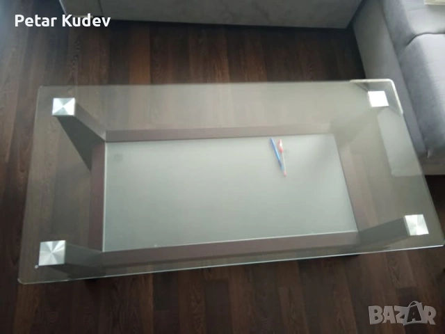 стъклена холна масичка