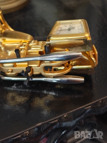 Страхотен месингов мотор часовник ръчна изработка , снимка 4 - Декорация за дома - 51457596