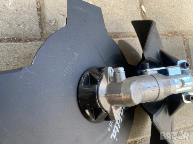 Професионален храсторез Makita, снимка 7 - Градинска техника - 51821856