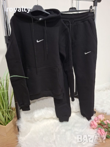 Nike Черен Ватиран Екип 