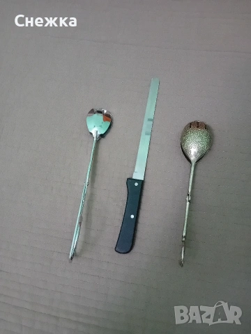 щипки за сервиране и нож