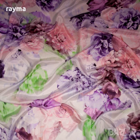 Плат Valentino сатениран копринен шифон принт цветя, снимка 5 - Рокли - 50985740