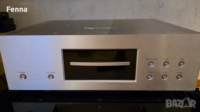 Esoteric UX-1 – High-End Universal SACD/CD/DVD-A Player